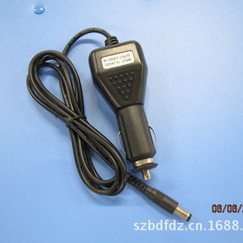 12.6v1A车充 12.6V1a充电器防电池反接 转灯 11.1v1a 锂电池车充