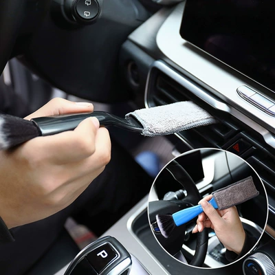 Car Interior Dust Removal Brush: Car cleaning tools