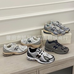純粋なオリジナルの高品質の古典的なスタイルで通気性を向上させた学生カップルのレトロな多用途工場直販