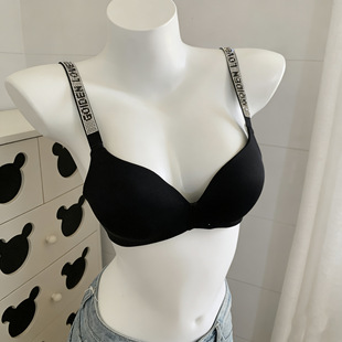 ˮ���ĸ����¶�玧����ǰ�۟o�۾۔n����һ�ּ猣�ßo�ȦŮʿ
