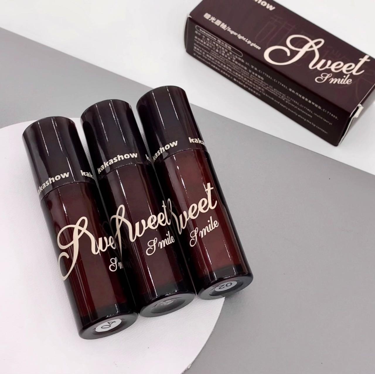 kakashow Sugar Gloss Lip Gloss Lipstick, with a water-like mirror finish, is clear and pure, not easy to stick to the glass, making the lips rosy and fair. Affordable for students undefined