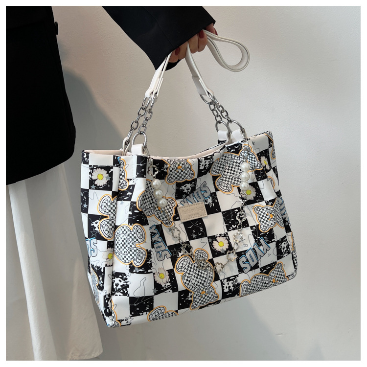 Streetwear Printing Pearl Chain Zipper Tote Bag display picture 2