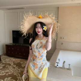 泰式田园风不规则油画挂脖背心女修身设计感黄色网纱半身裙度假风