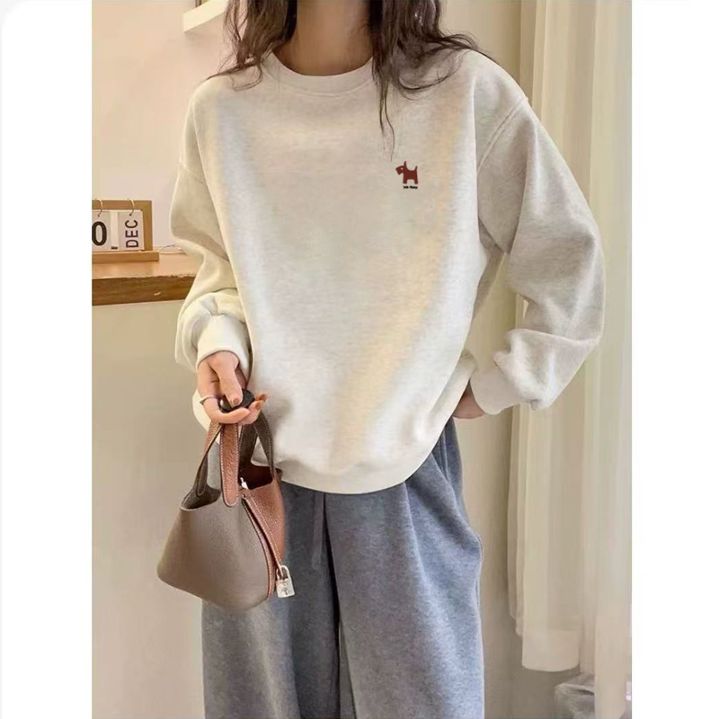 巨看的圆领卫衣女薄春季新爆时尚洋气无帽卫衣