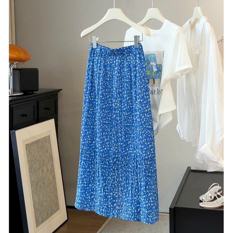 Fresh Blue Floral Skirt for Women, New Summer Style, High-Waisted, Slimming Design, Fashionable Slit Holiday Long Skirt Fresh Blue Floral Skirt for Women, New Summer Style, High-Waisted, Slimming Design, Fashionable Slit Holiday Long Skirt