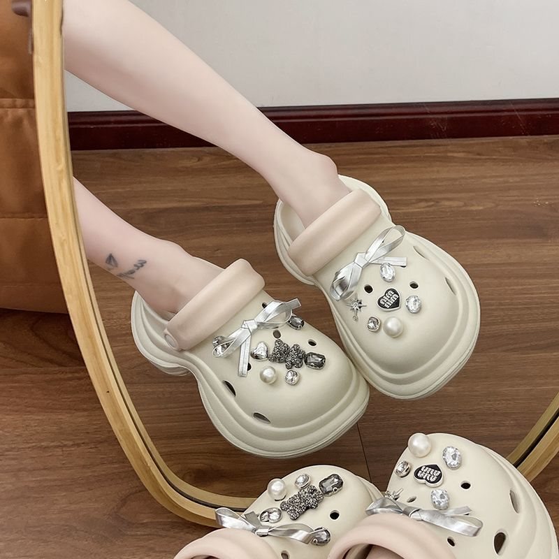 Sweet Bowknot Thick-Soled Clogs for Women, 2025 Spring and Summer New Style, Outdoor Wear, Height-Increasing, Rhinestone Closed-Toe Half Slippers Sweet Bowknot Thick-Soled Clogs for Women, 2025 Spring and Summer New Style, Outdoor Wear, Height-Increasing, Rhinestone Closed-Toe Half Slippers