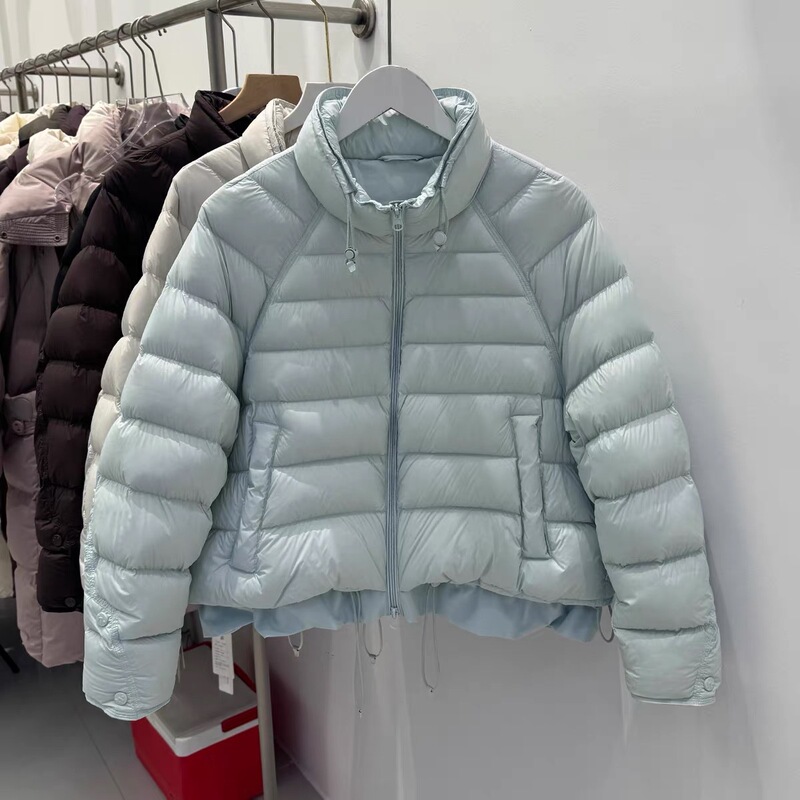 Lightweight and soft puffer down jacket for women, 2026 winter collection, designed for petite figures, with a thickened stand-up collar, 90% down filling, warm and stylish outerwear