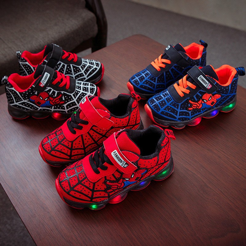 Kids’ blade-style trainers detail