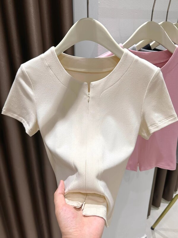 ピンク甘いドーパミンアイスシルクニット半袖 Tシャツ女性の夏 2025 新しいジッパースリットボトリングシャツトップ|undefined
