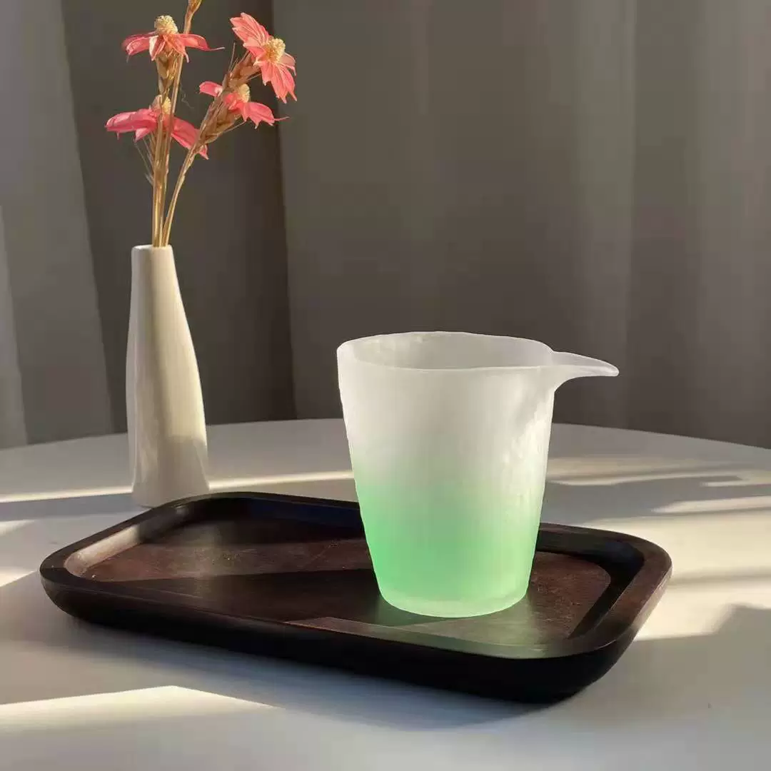Чайная чашка (матовое стекло) фуксия, 235 г, 9,3×9,3×9,3 см