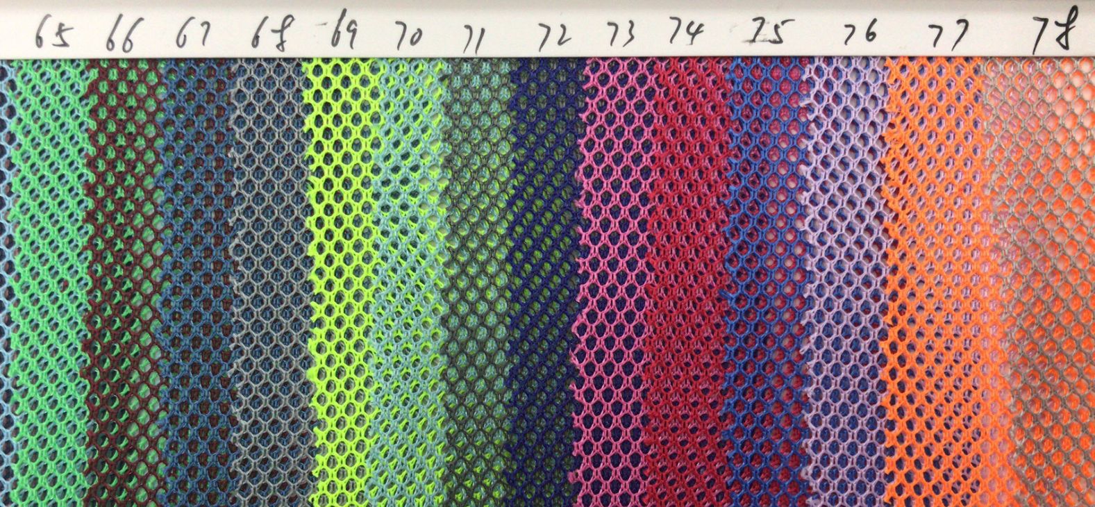 K080 pequeña bolsa de lavandería de malla hexagonal zapatos y sombreros bolsas de red de pesca bolso de red de mosquito poliéster suave sensación de tela de malla