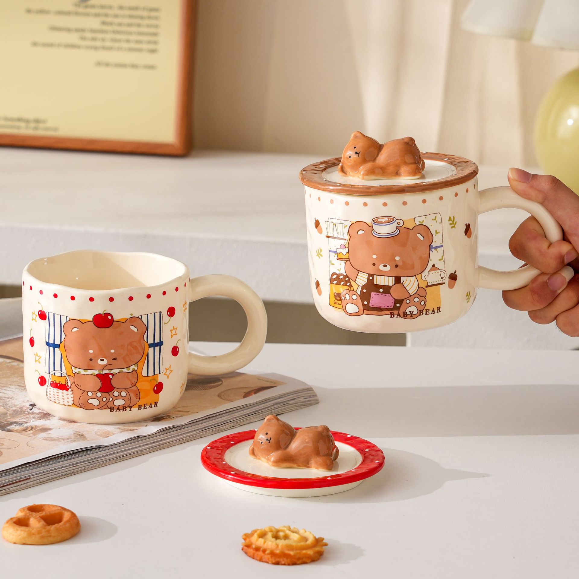 Lovely estereoscopic tigre oso cerámica taza con tapa dibujada a mano taza de agua de dibujos animados regalo de cumpleaños de chicas para el hogar