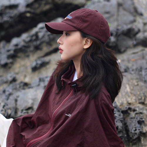 Japanese embroidered letters maroon duck cap showing face small summer sun protection hat women's baseball cap couple summer