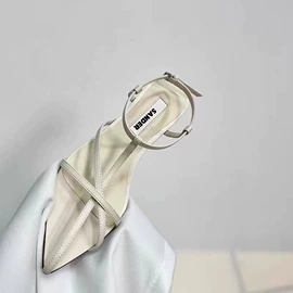 高跟凉鞋;女式皮靴;女式板鞋