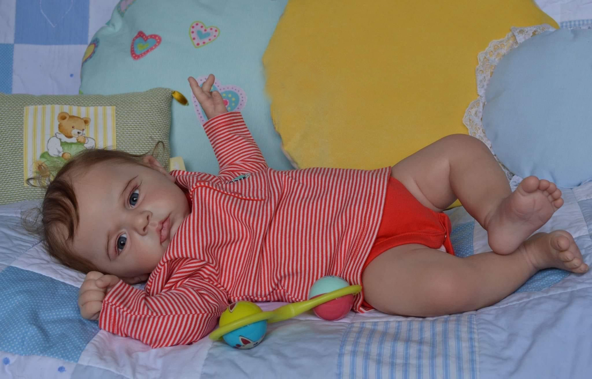 Como se muestra en la imagen de la muñeca