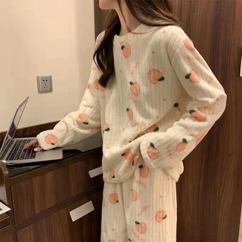 Crescent City Peach Little Fragrant Coral Velvet Pijama Mujer Invierno jacquard Shutton Velvet Espesar Butterfly Warm Set