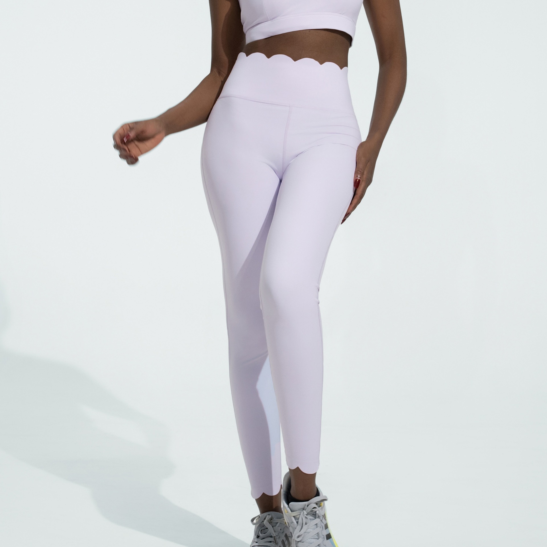 Europa y América transfronterizas damas piel de yoga de encaje pantalones apretados de elevación de cadera pantalones deportivos de adelgazamiento para montar pantalones de ejercicio