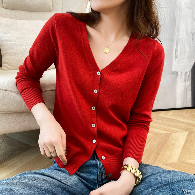2025 Autumn Knitted Cardigan Women's Thin Short Round Neck Sweater Loose V Long Sleeve Korean Sweater Jacket Temperament 2025 Autumn Knitted Cardigan Women's Thin Short Round Neck Sweater Loose V Long Sleeve Korean Sweater Jacket Temperament