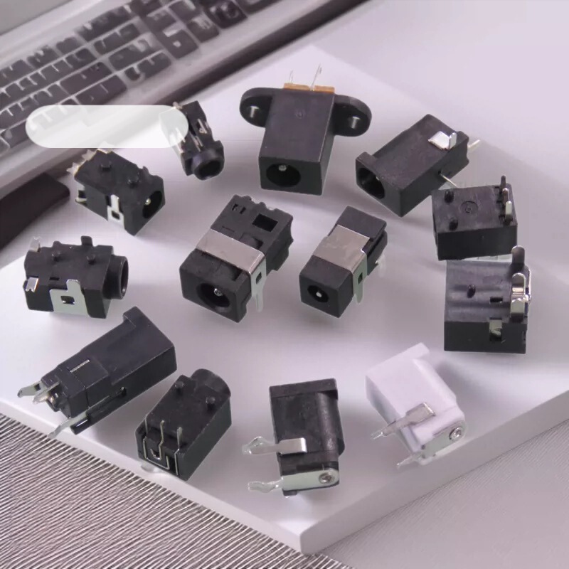 Lihe Temperature-Resistant Dc Socket 3511 Three-Pin Vertical 35135/Smd Kidsren's Toy Power Adapter Dc Female Lihe Temperature-Resistant Dc Socket 3511 Three-Pin Vertical 35135/Smd Kidsren's Toy Power Adapter Dc Female