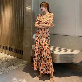 2025夏季新款油画姐妹女装小雏菊长裙显瘦喇叭袖度假碎花连衣裙女