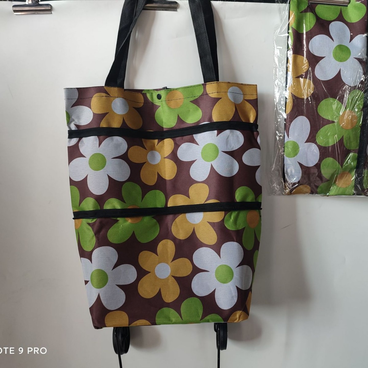 Venta al por mayor bolsa de compras plegable de poliéster carrito de compras portátil supermercado remolcador bolsa rueda bolsa supermercado bolsa