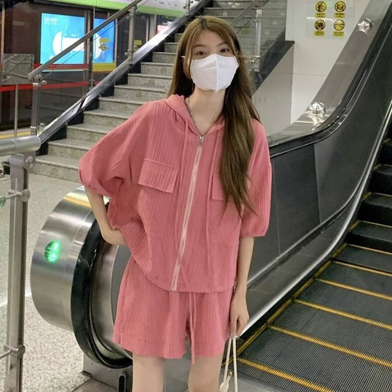 ファットmm 100kg ルーズファッションスーツ女性夏大きいサイズ韓国スタイルフード付き半袖ショーツスーツ女性のための完全なセット|undefined