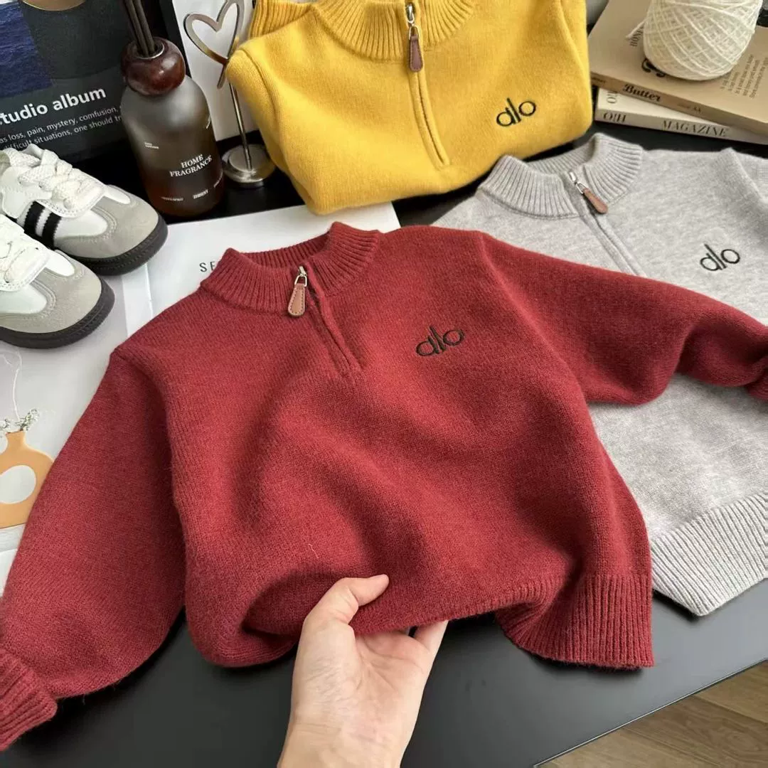 Demi-season knitted children's sweater with zipper for men and women with a round collar, base body-friendly set, Korean style