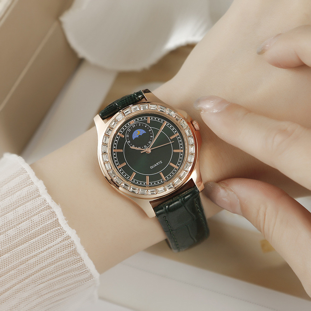 Cost performance  New Business and Leisure Inlaid Men's Belt High end Fashion Full Diamond Style Women's Quartz Watch_voghion.com