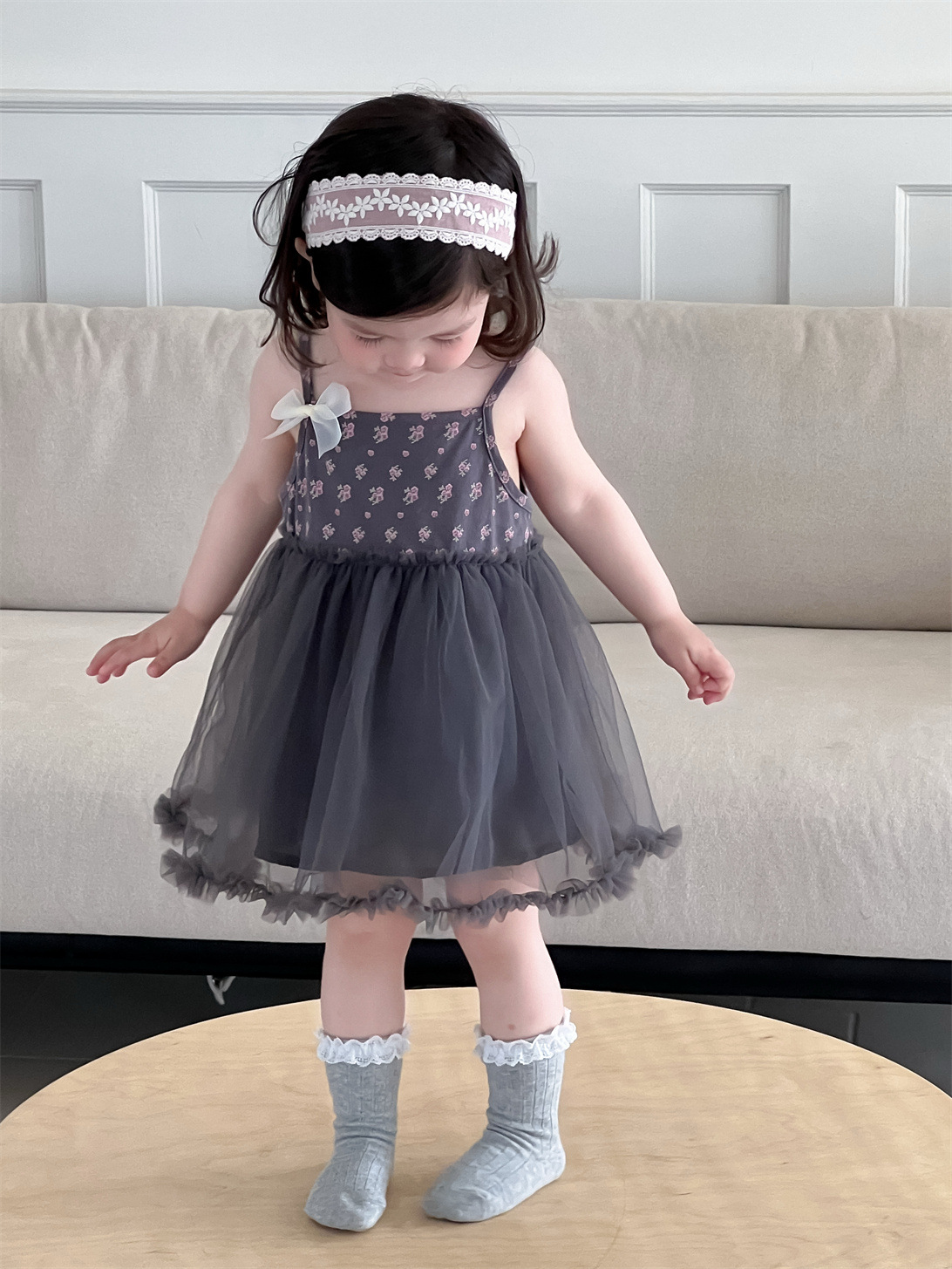 Chaqueta de protección solar para niñas, ropa infantil de verano estilo coreano, conjunto de verano para bebé, nuevo conjunto de falda con tirantes para niñas 2026.