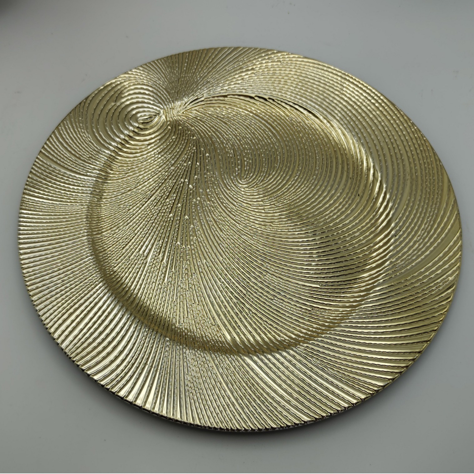 Platos de oro galvanizados imitación de metal platos de decoración de comercio exterior platos de comida platos de carga platos de fruta fruta