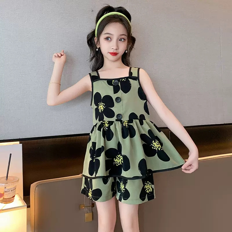 Traje de verano para niñas 2023 nuevos pantalones cortos delgados para niños medianos y grandes de verano para niños de moda Suspender Top traje de dos piezas