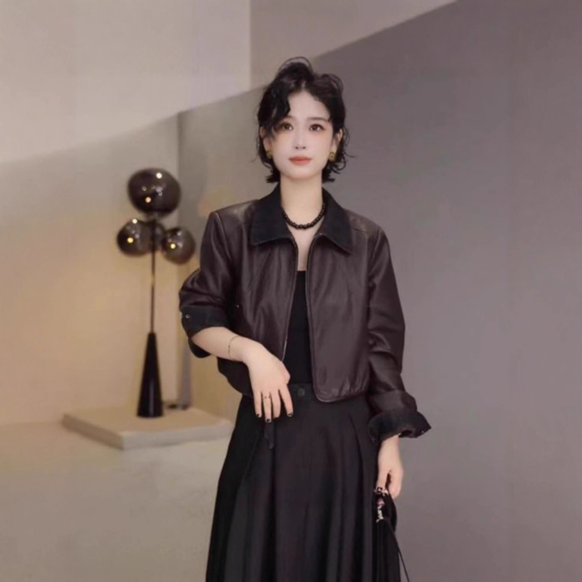 2025 New Autum Style High-End Lapel Pu Leather Jacket, Age-Reducing and Versatile Contrasting Color Short Leather Jacket for Women