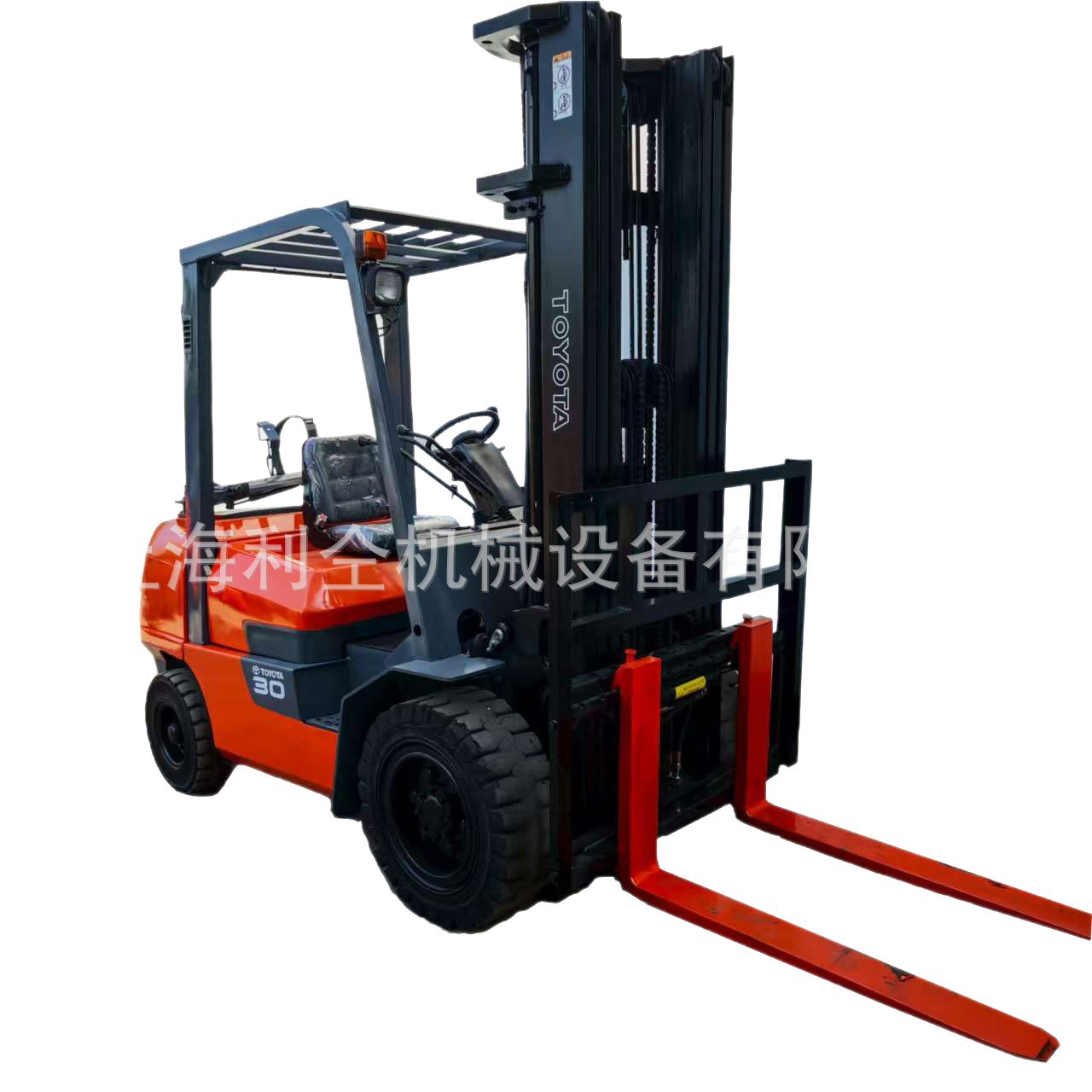 Transfronterizo Toyota Diesel 3 toneladas de cuatro ruedas tipo elevadora de combustible elevadora hidráulica de manejo de combustión interna elevadora