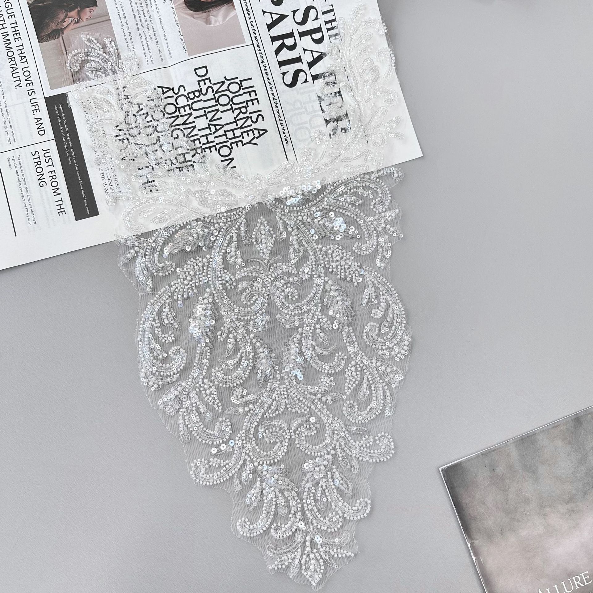 Blanco fondo de malla sequinilla flor pegatinas de hueso bordado flor de encaje vestido de cuello falso vestido de baile accesorios image 5