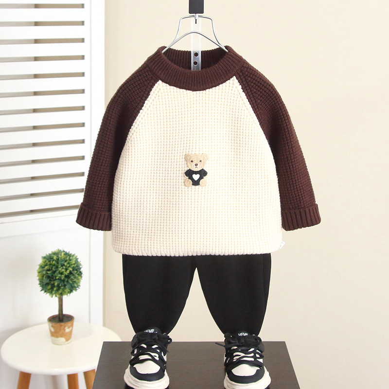 6882 suéter grueso para niños 2025 invierno nuevo suéter para niños ropa de otoño e invierno para bebés camisa de fondo de punto
