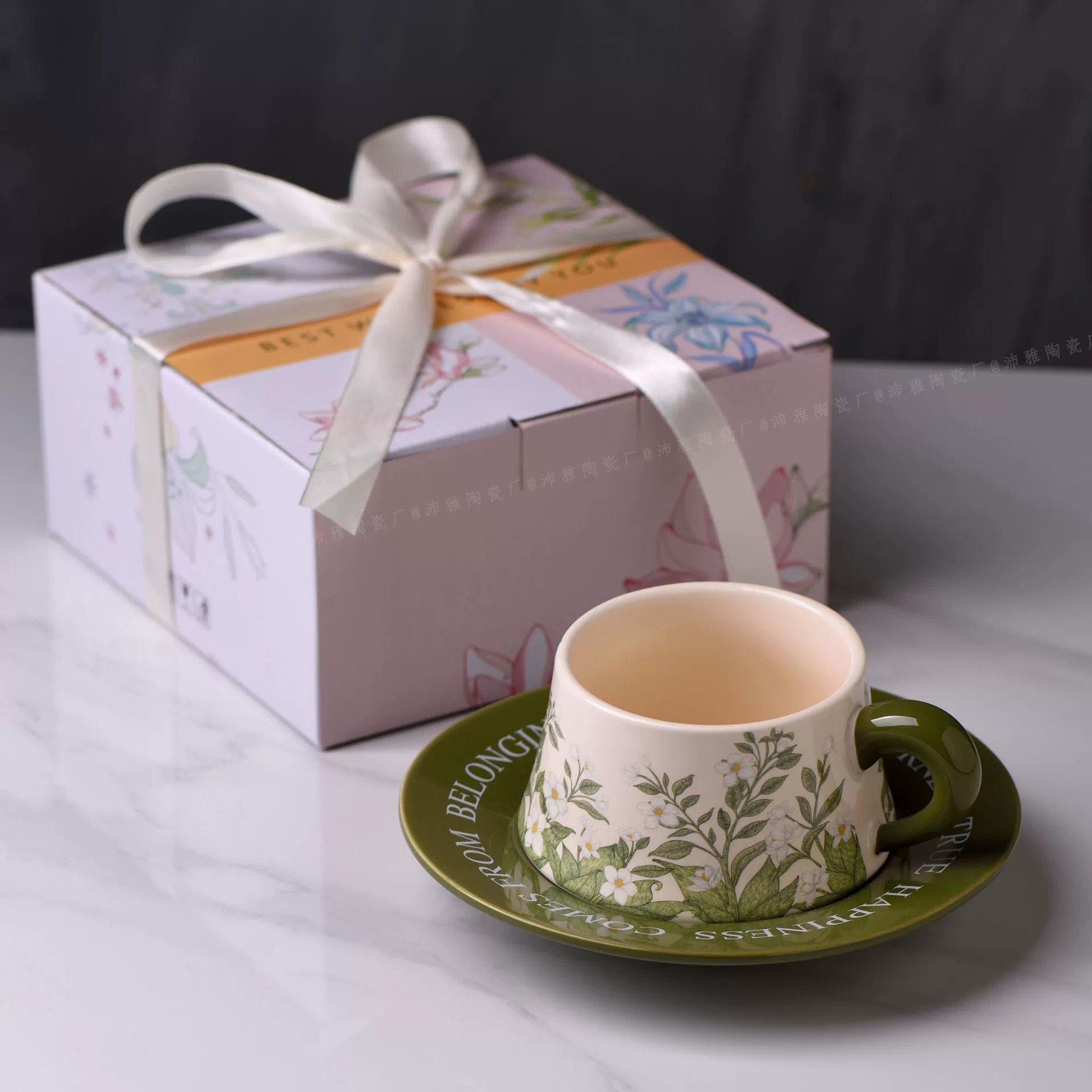 Настоящий кофе жасминовый чай, фиолетово-розовая подарочная коробка в подарочной упаковке, подарок на день рождения