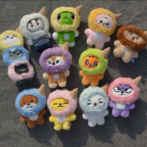 17 Pendants Wen Junhui Standing Doll with Hat Dk Woozi Hposhi Summer Headgear Keychain