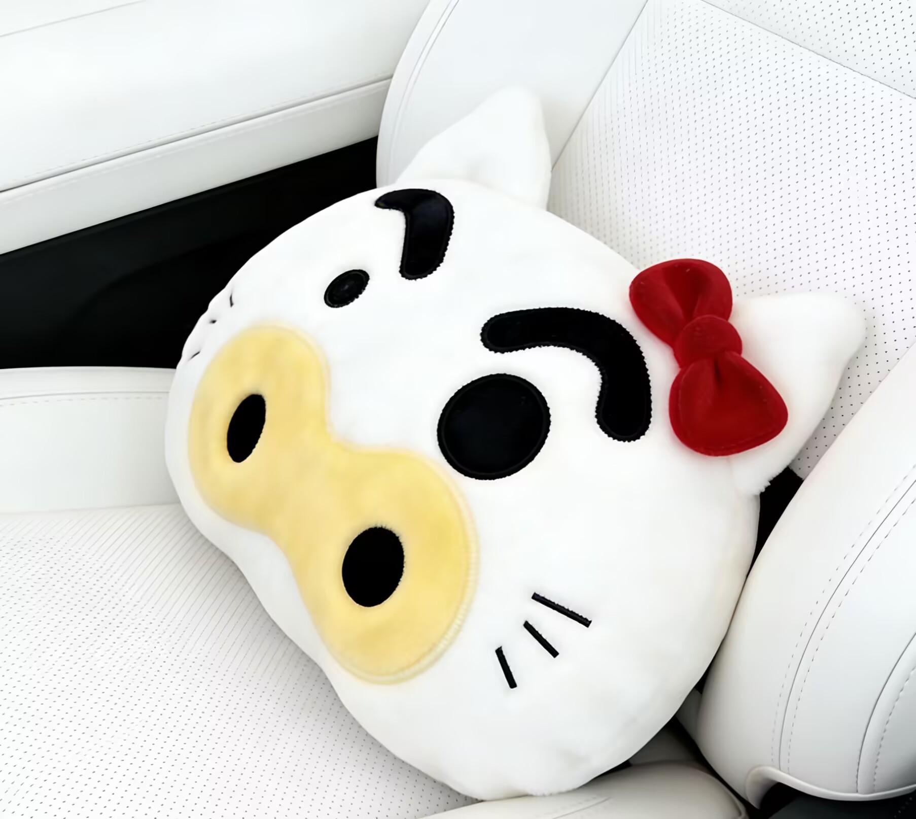 Crayon Shin-Chan Chubby Zaemon Car Headrest Neck Pillow Cushion Car Seat Crayon Shin-Chan Car Headrest