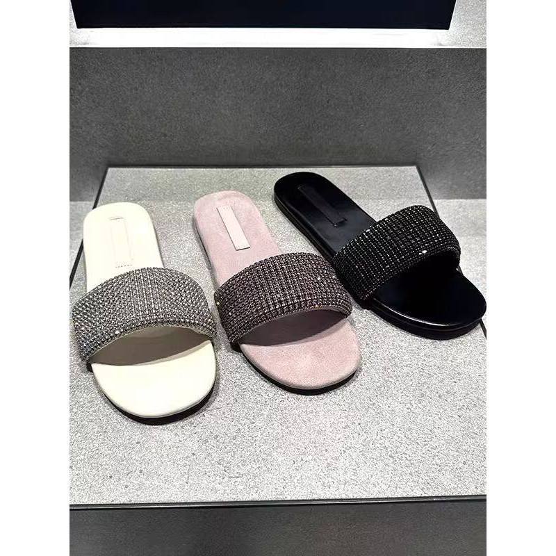 Fashionable diamond flat