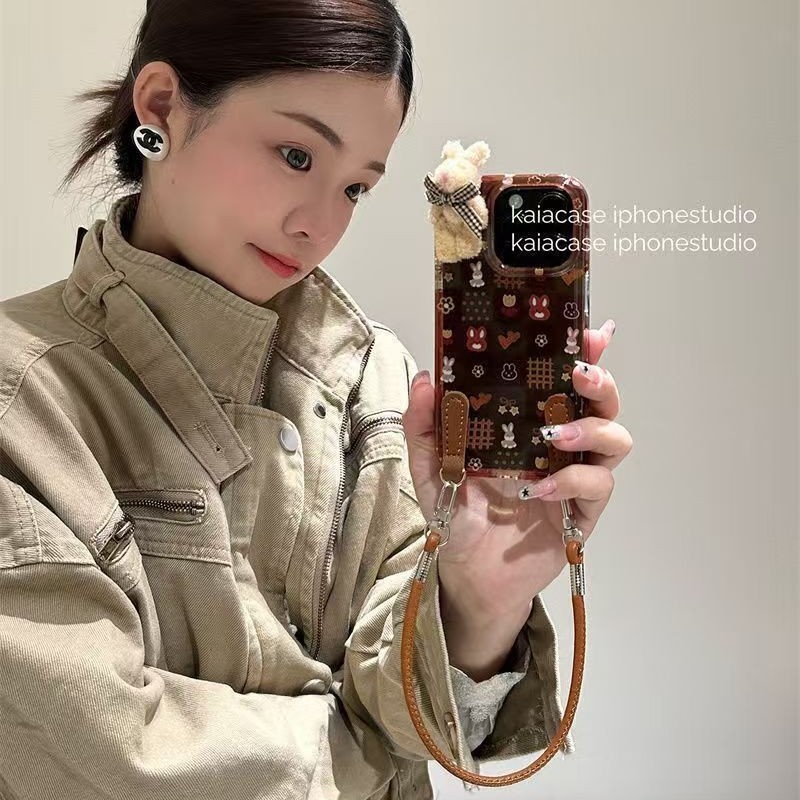 棕色格子兔子公仔适用iPhone17PROMAX手机壳新款16/15/14/13软壳|undefined