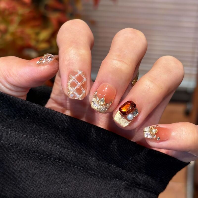 Tiktok Trending Handmade Short Nails in Maillard Color Series, Orange Color That Brightens Skin Tone, High-End Fake Nails