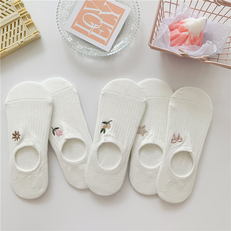 Preppy Style Women's Animal Cotton Ankle Socks A Pair display picture 7