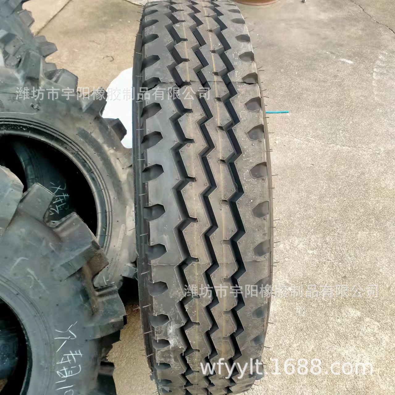 8.25R16  卡车轮胎 全钢子午线轮胎