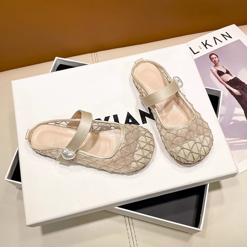Baotou Half Slippers for Girls, Small Fragrant Style, Summer Outer Wear 2025 Internet Celebrity Hot Style Kidsren's Fashion Mesh Cut Out Shoes