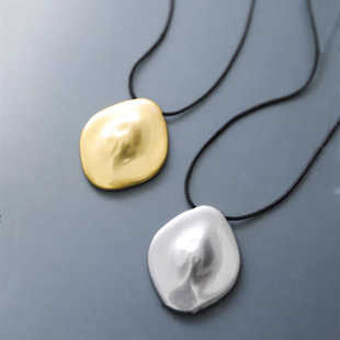 �̫̫ͬ���ɫƤ�KԪ���朿��{���߼��аٴ�ë���Ů�����L��