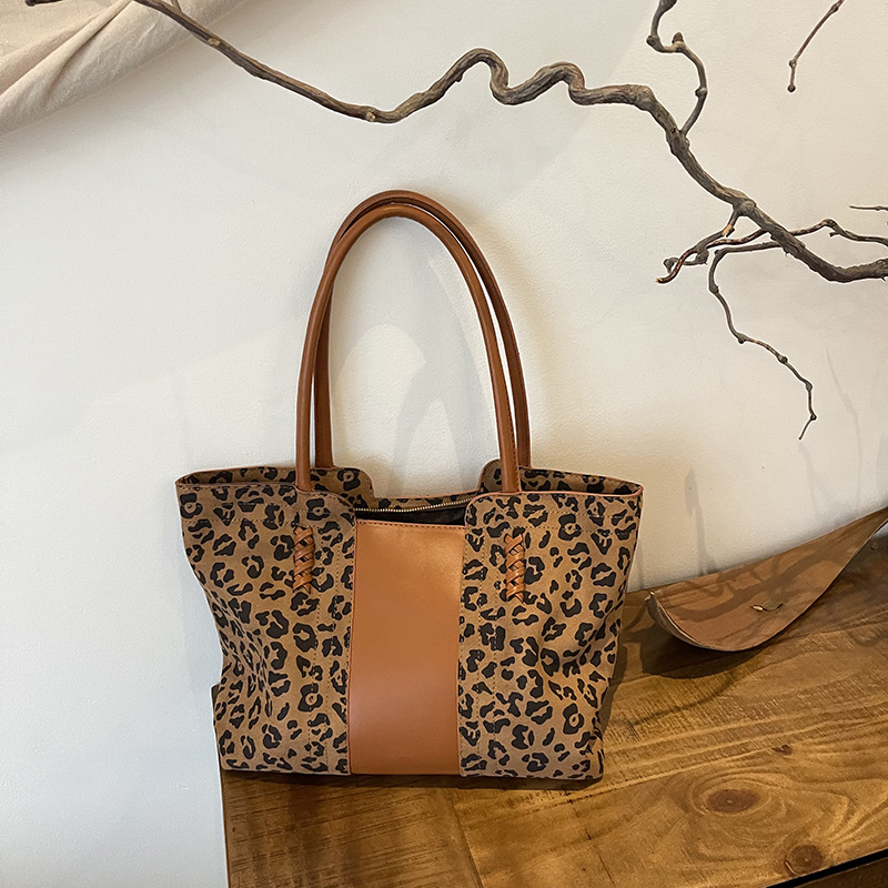 Comercio exterior nuevo leopardo bolso de mujer bolso de mano 2024 moda bolso de moda bolso de hombro estilo retro europeo y americano