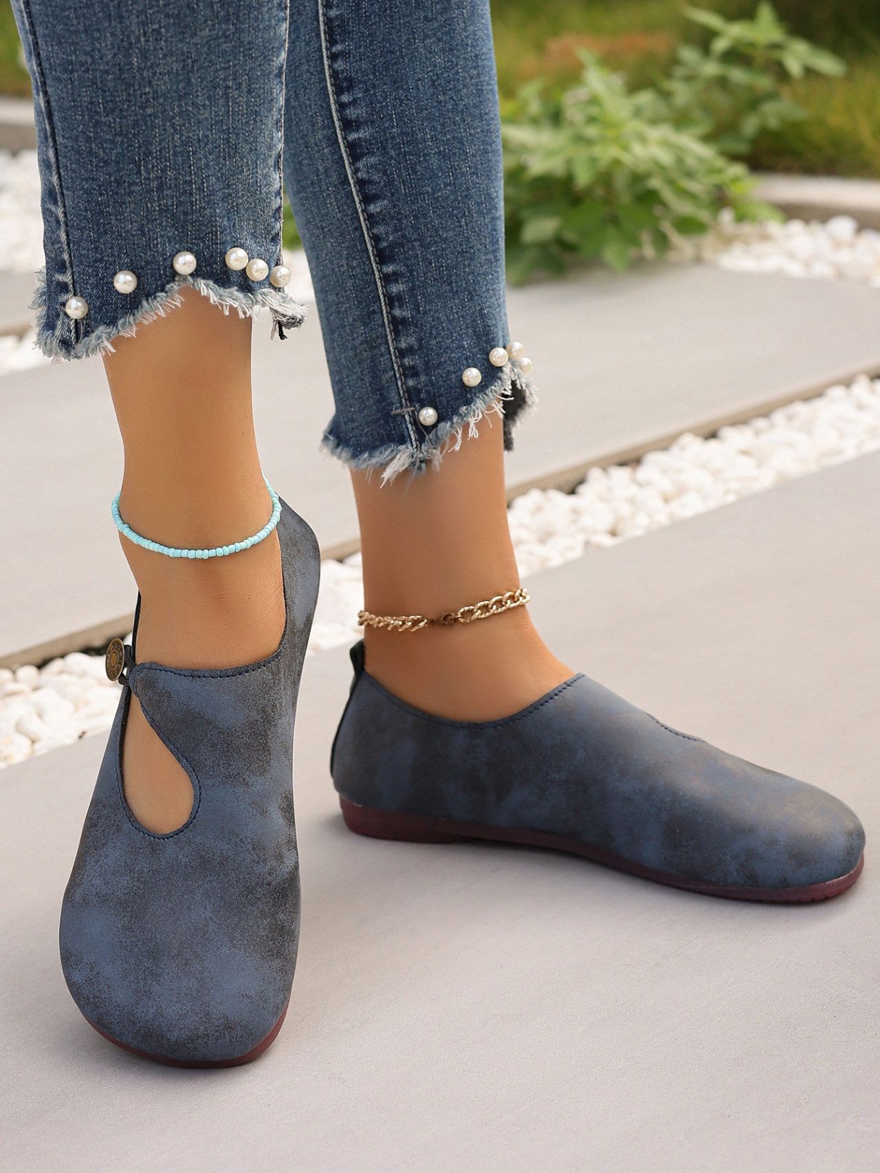 Women's Plus Size Comfortable Slip On Shoes Hollowed Out Soft Soled Flat Retro Loafers Autumn New Style Size 43_vogvips.com