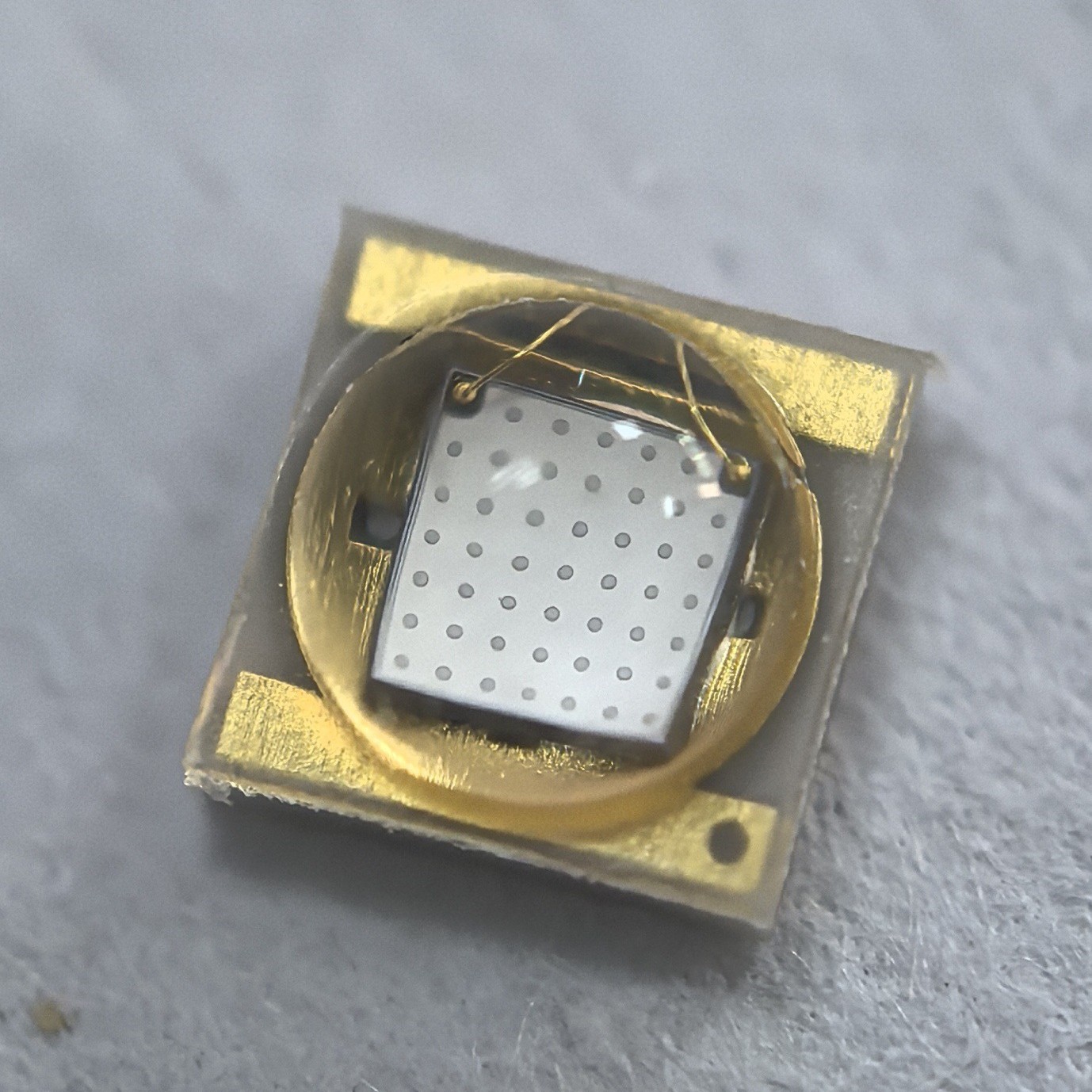 供应365nm紫光灯珠3535贴片LED灯3W大功率灯珠氮化铝紫外灯珠