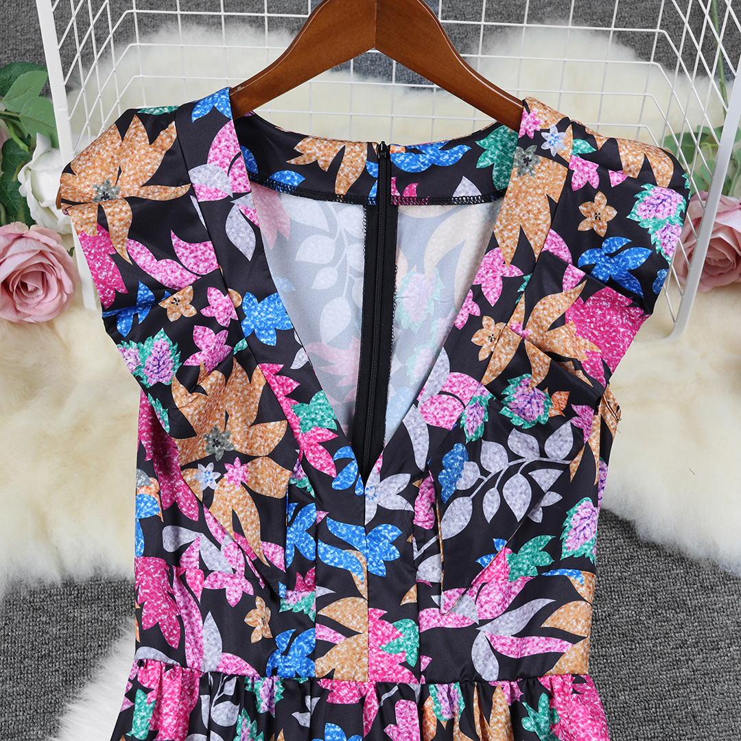 V Neck Neckline Regular Fit Fit Type Leaves, Flower Pattern Wholesale Women's Vacation Leaves Flower Daily Beach V Neck Sleeveless Swing Dress