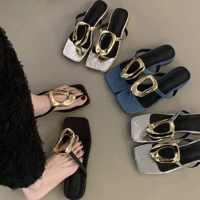 Square buckle clip-in slippers for women in summer wear 2025 new flat-soled casual square-toe clip-in slippers herringbone